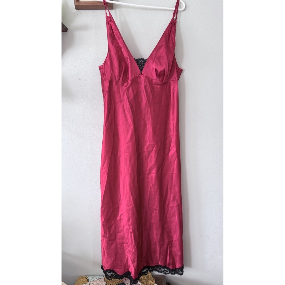 Secret Treasures Woman Maxi Satin Nightgown Sleeveless Red with‎ Black Lace Sz L